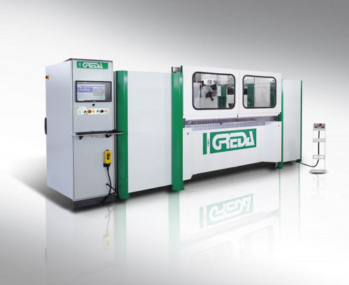 GIOTTO is a 4 interpolated axes NC-machining center engineered to process solid wood and / or plastic materials