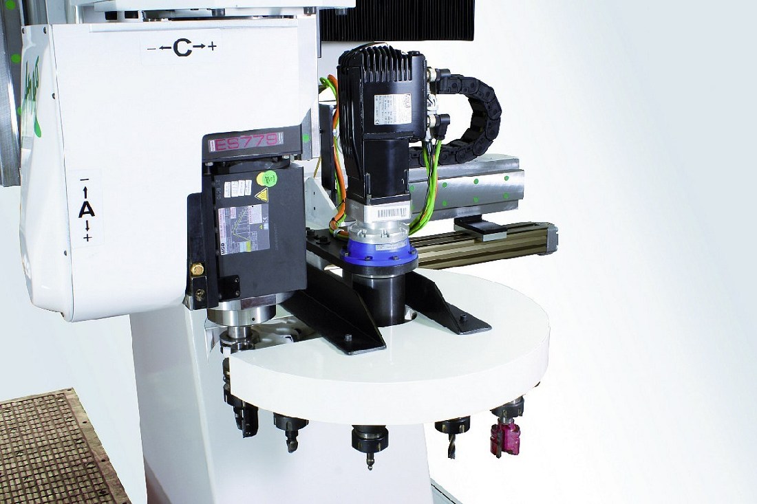 cnc-legno-sprinter_r1_cu-dettaglio-cambio-utensile