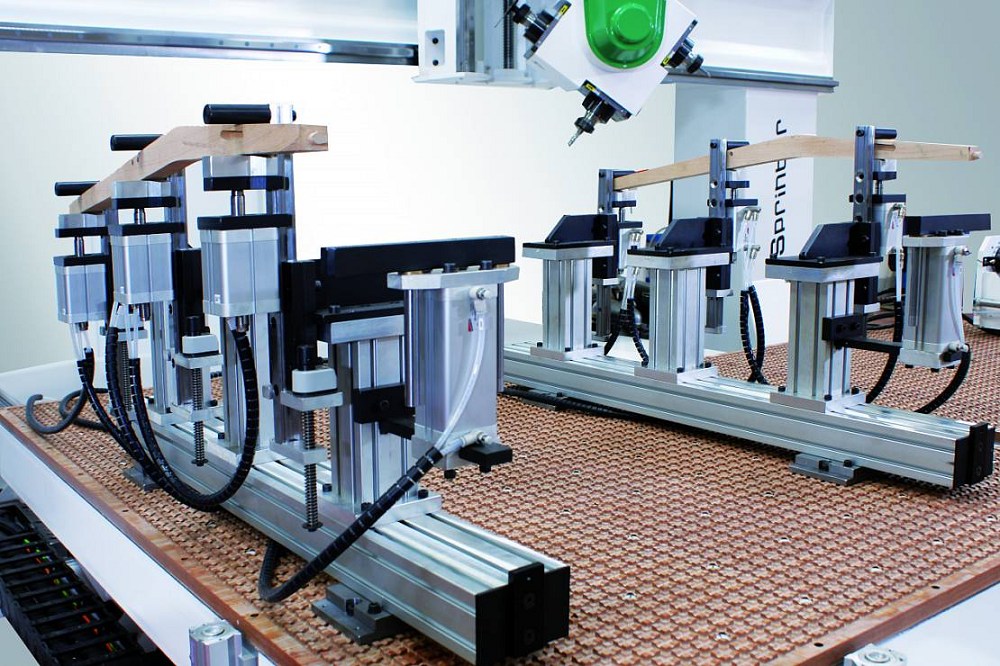 cnc lavorazione legno alluminio plastica Tavole mobili supportate da guide di scorrimento di grande sezione